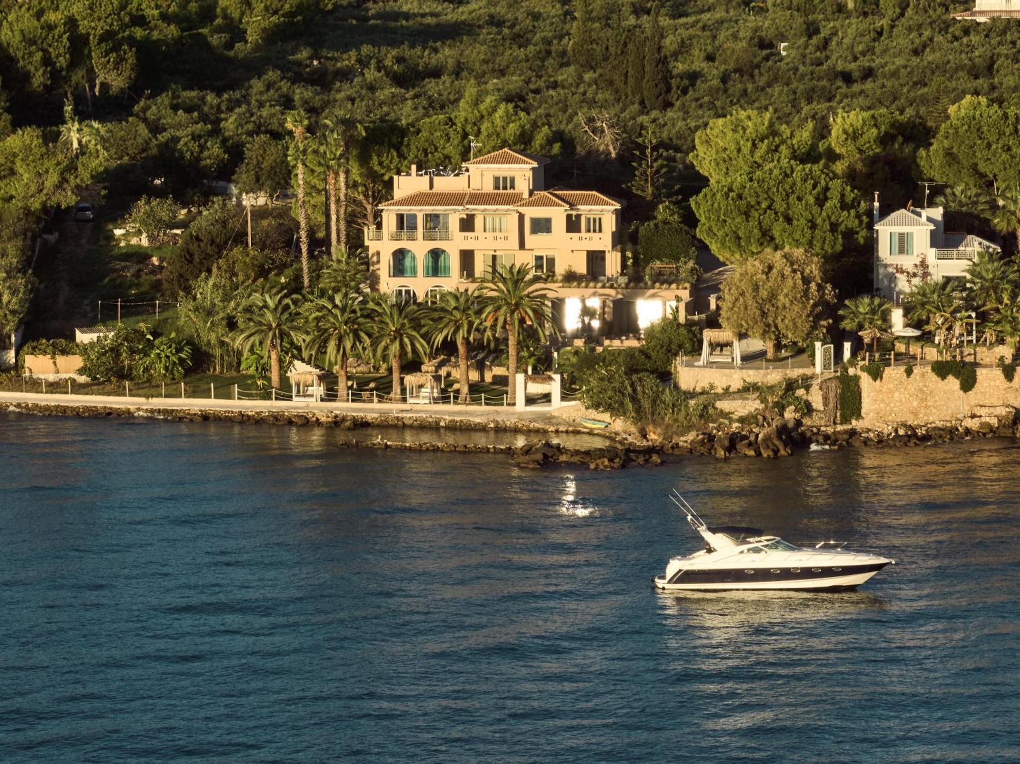 Calypso Villas Amoudi Exterior photo